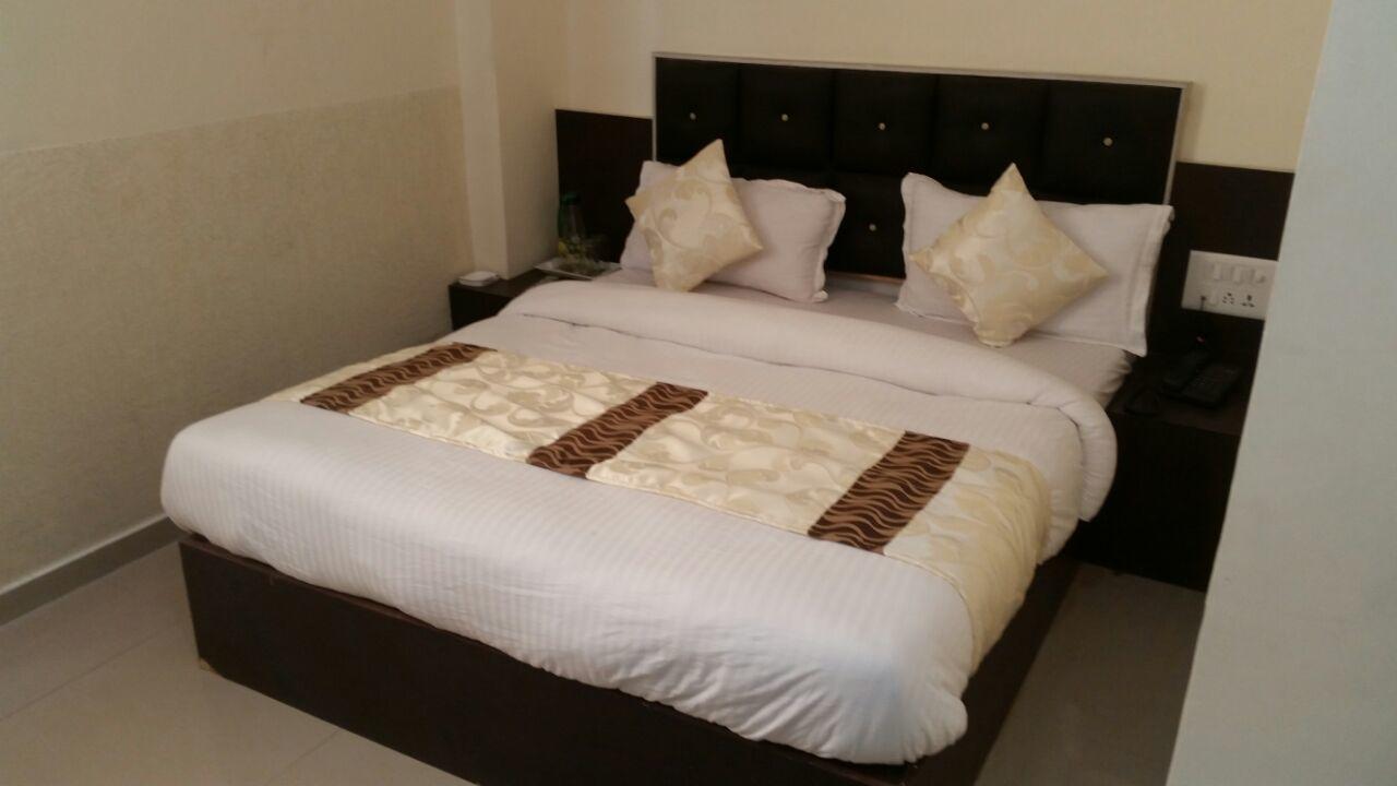 Hotel Cg Plaza Αχμπανταμπάντ Εξωτερικό φωτογραφία