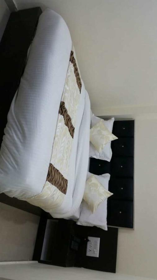 Hotel Cg Plaza Αχμπανταμπάντ Εξωτερικό φωτογραφία